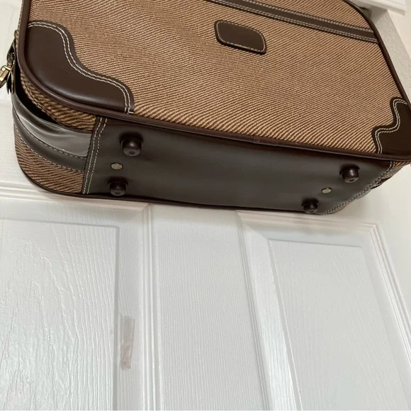 Vintage Luggage/Suitcase 🧳 - Picture 10 of 15